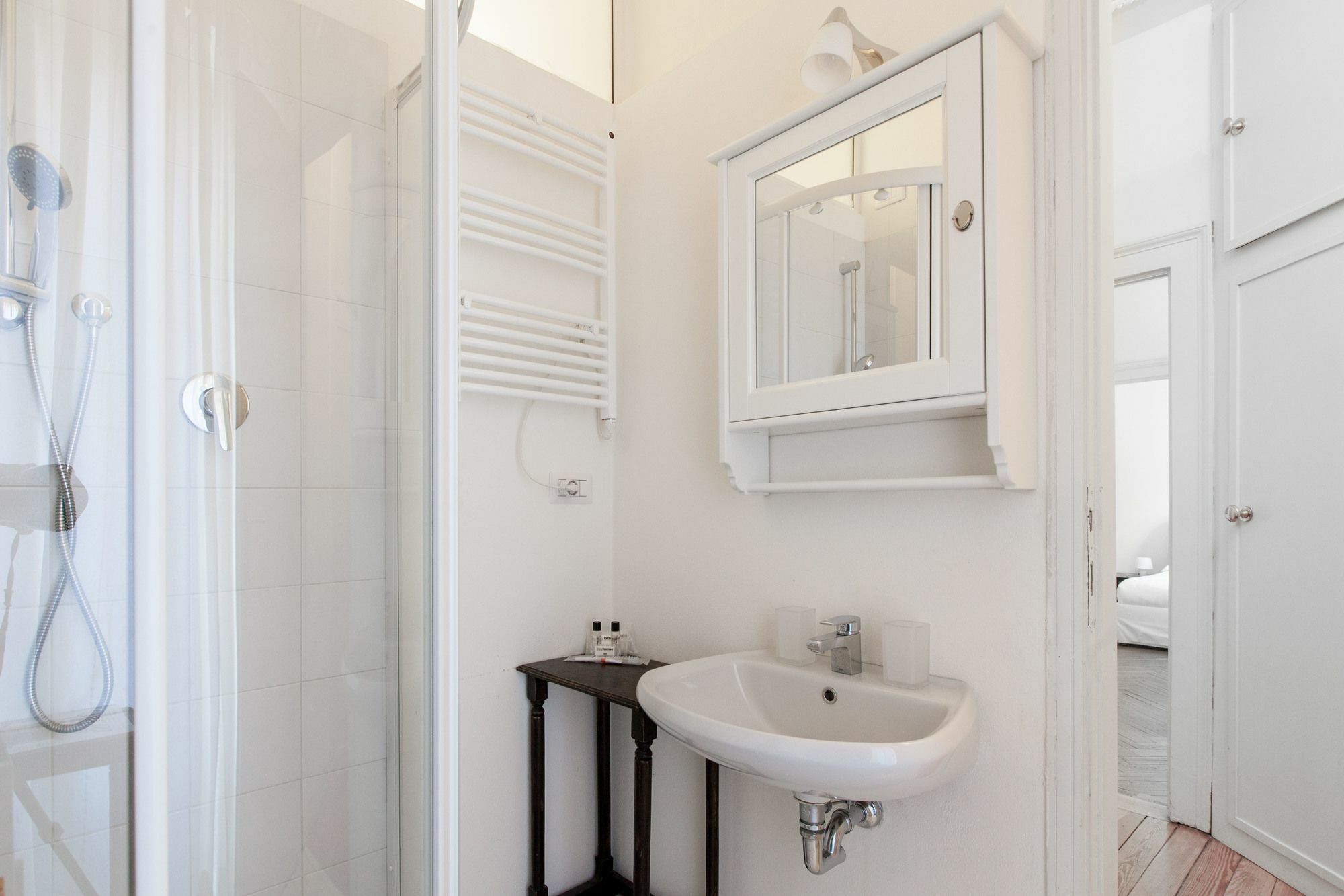 Easyhomes - San Babila Monforte * Milán